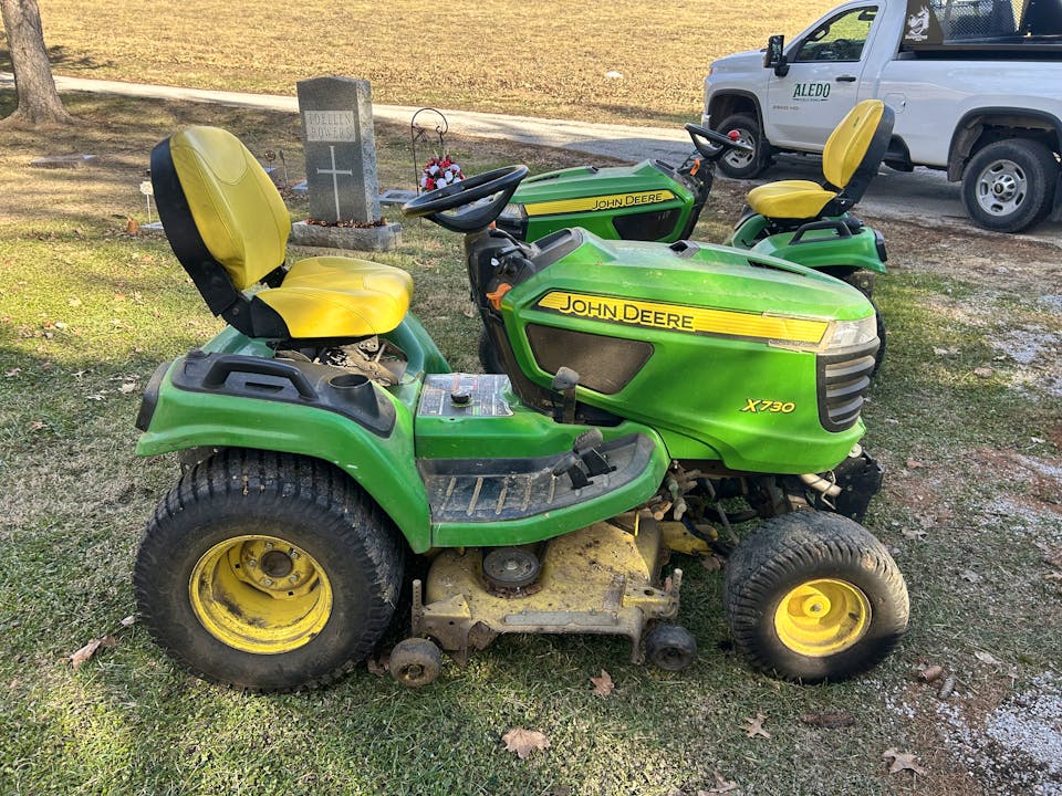 John Deere X730
