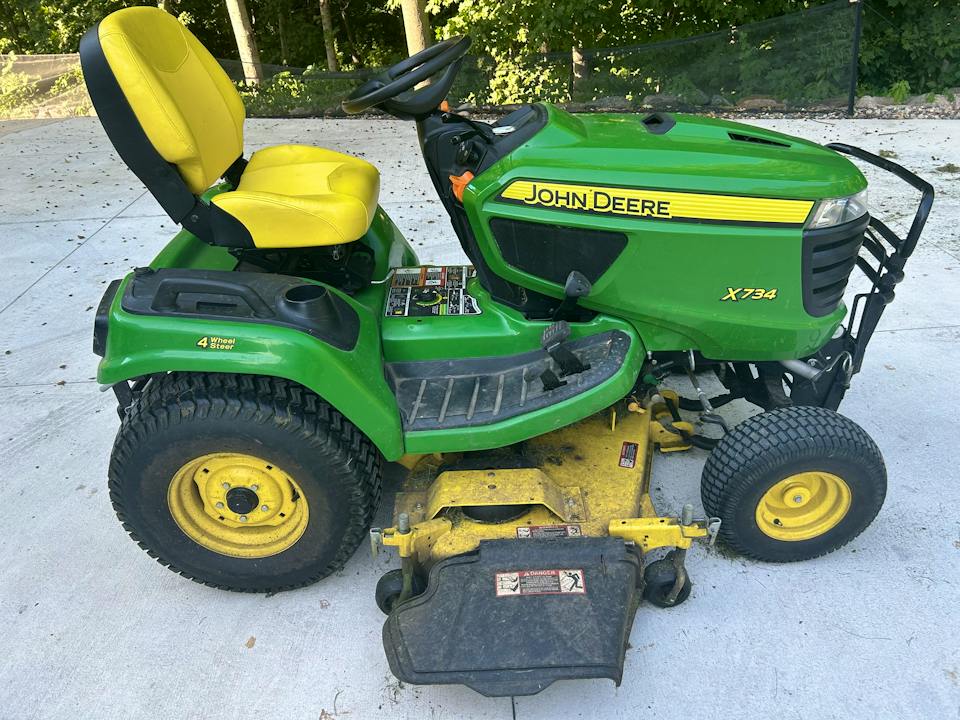John Deere X734