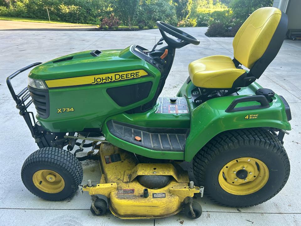 John Deere X734