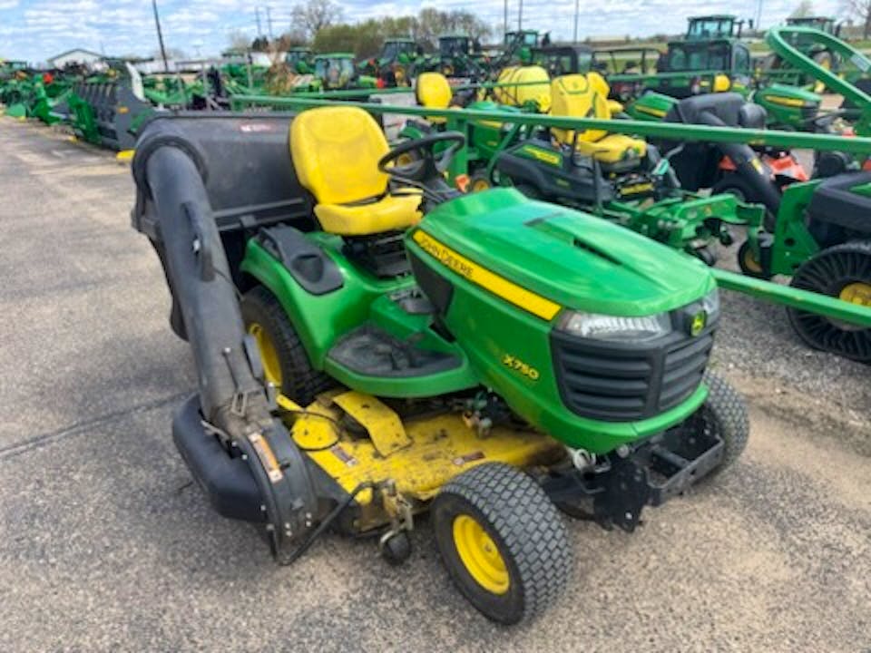 John Deere X750