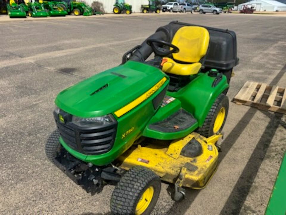 John Deere X750