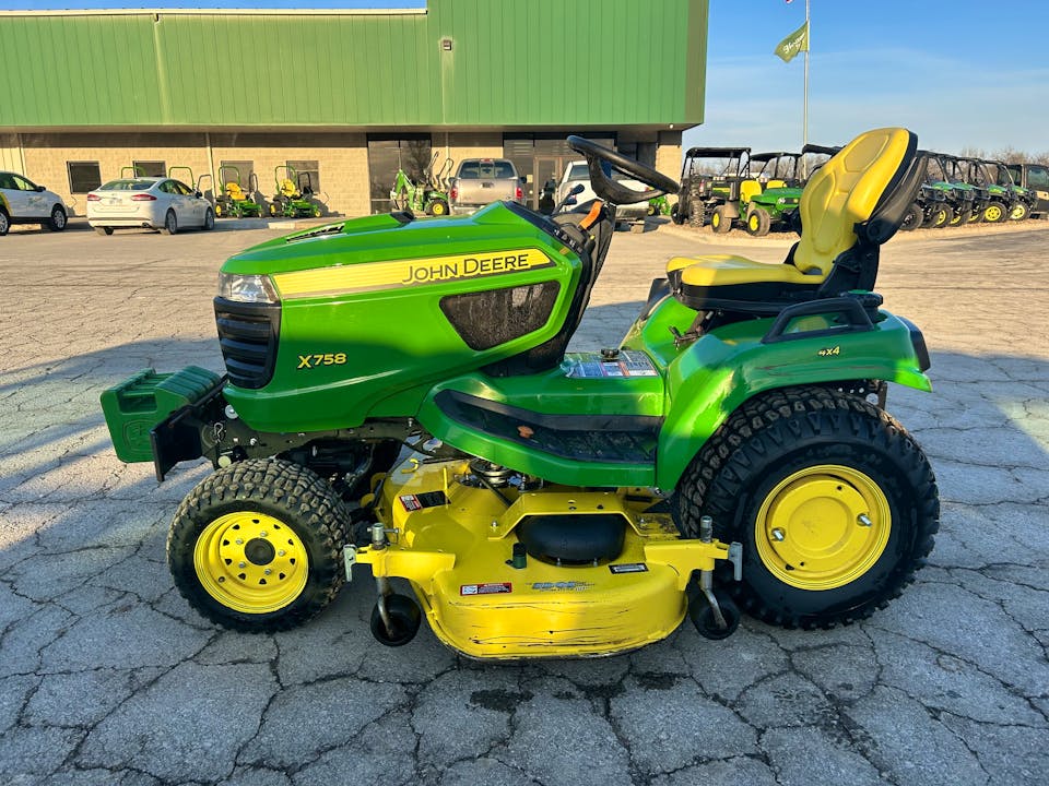 John Deere X758