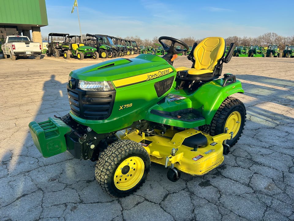 John Deere X758