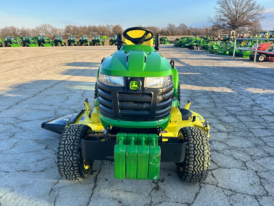 John Deere X758