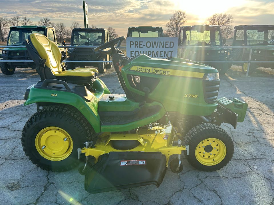 John Deere X758
