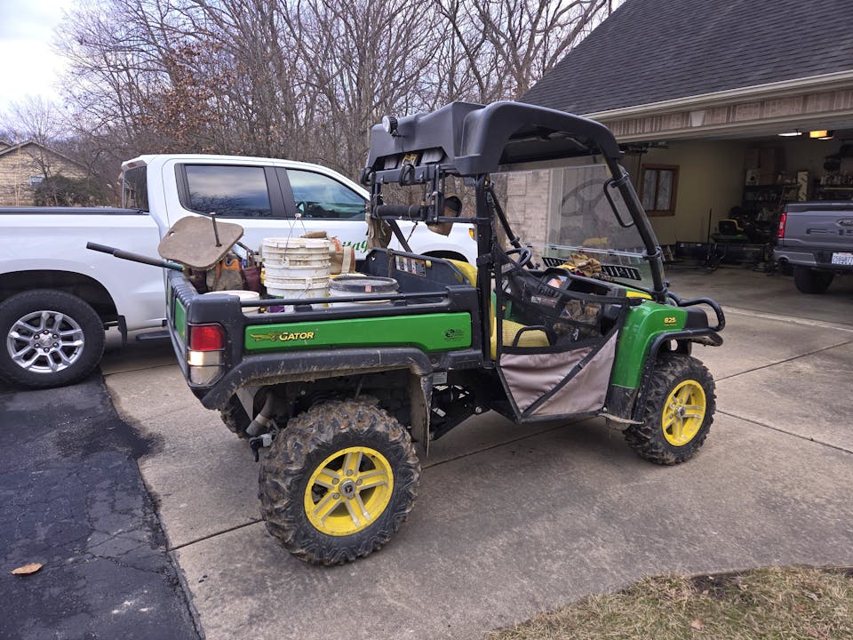 John Deere XUV825I GREEN