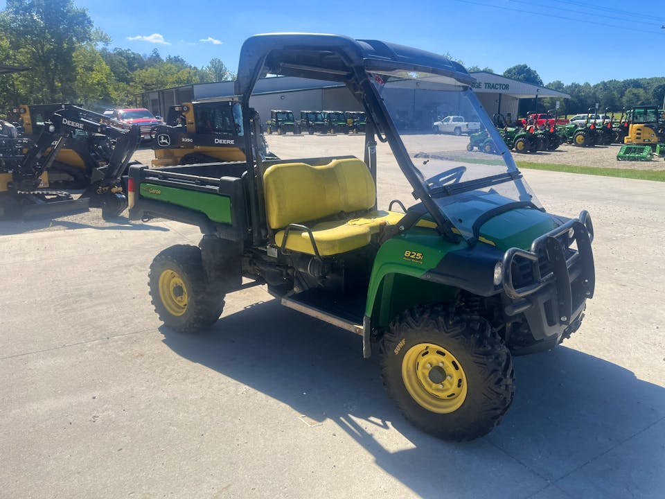 John Deere XUV825i