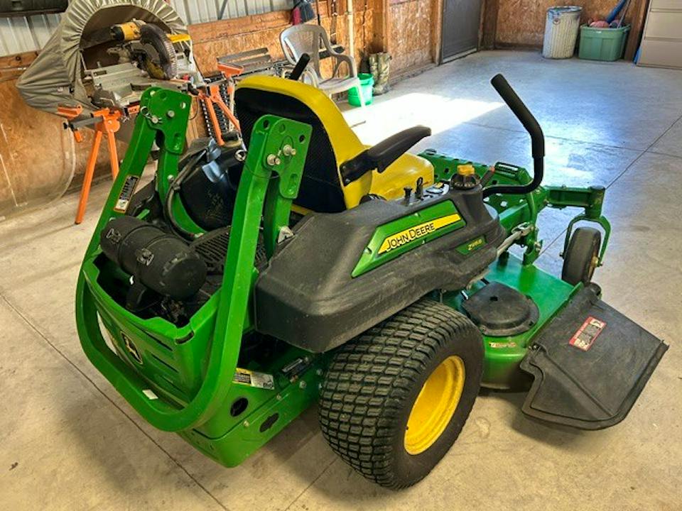 John Deere Z915B