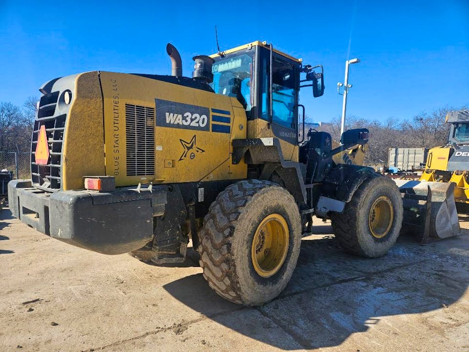Komatsu WA320-8