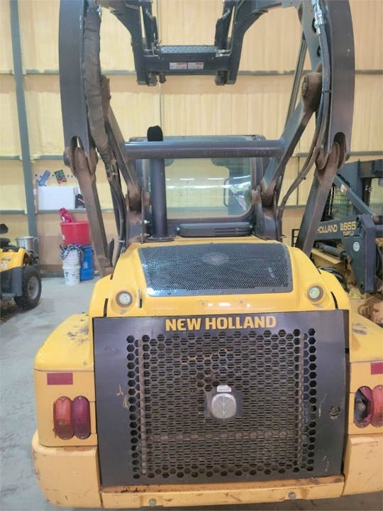 NEW HOLLAND L228