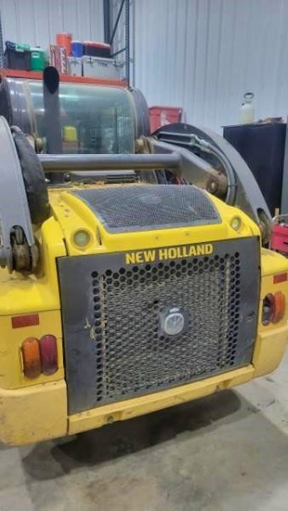 NEW HOLLAND L228
