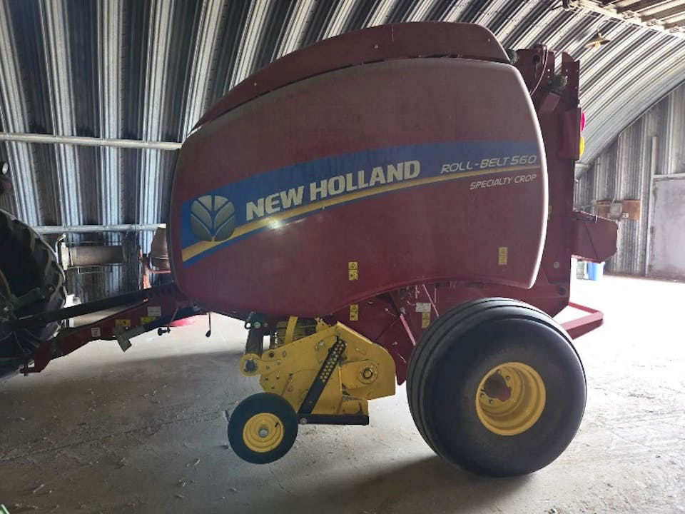 New Holland RB560