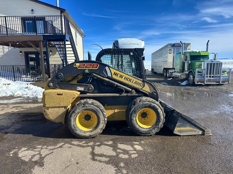 New Holland L228
