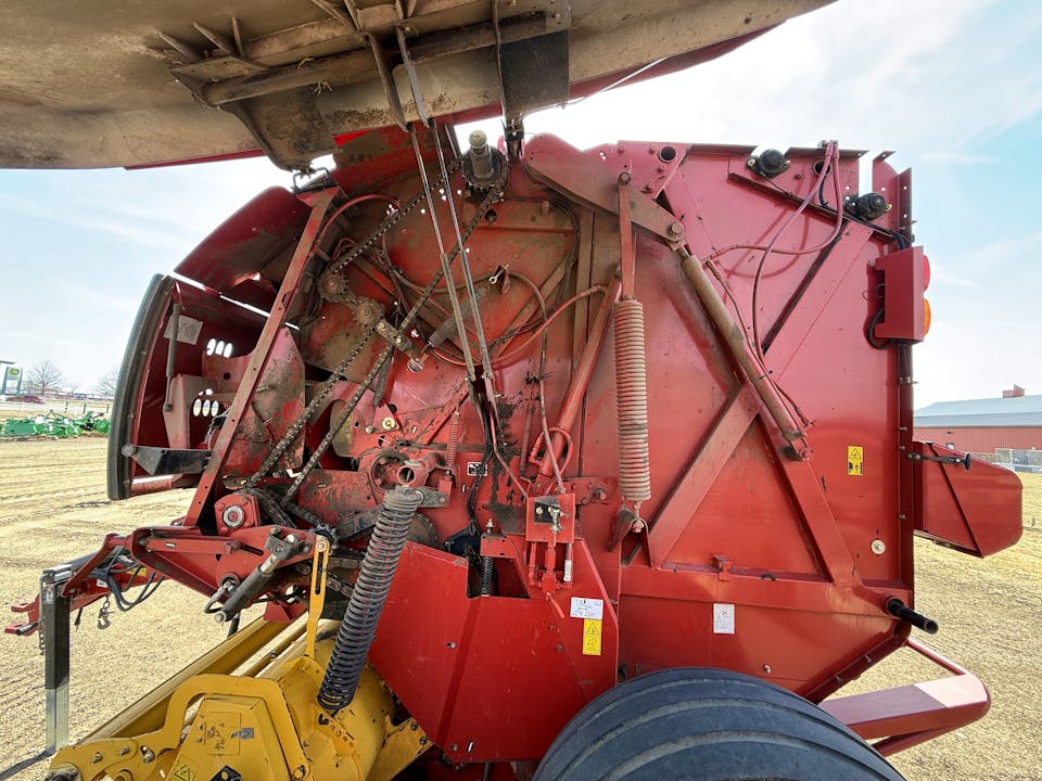 New Holland Rollbelt 460