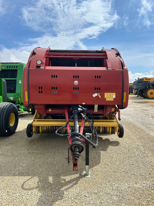 New Holland Rollbelt 560