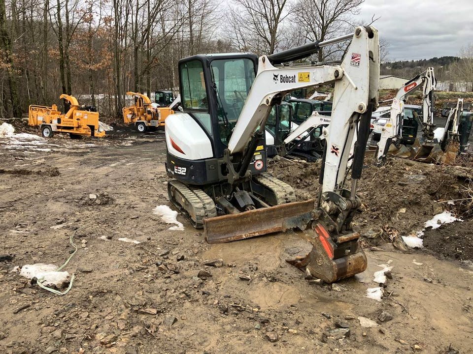 Bobcat E32i