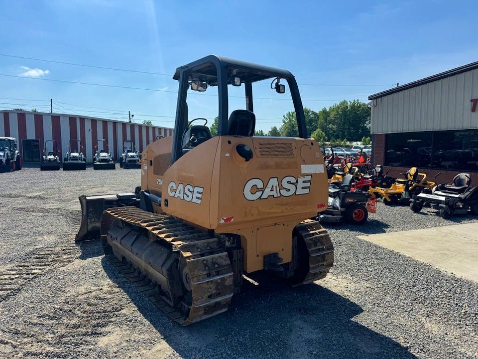 Case CE 750M