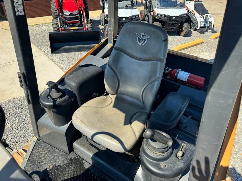 Case CE 750M