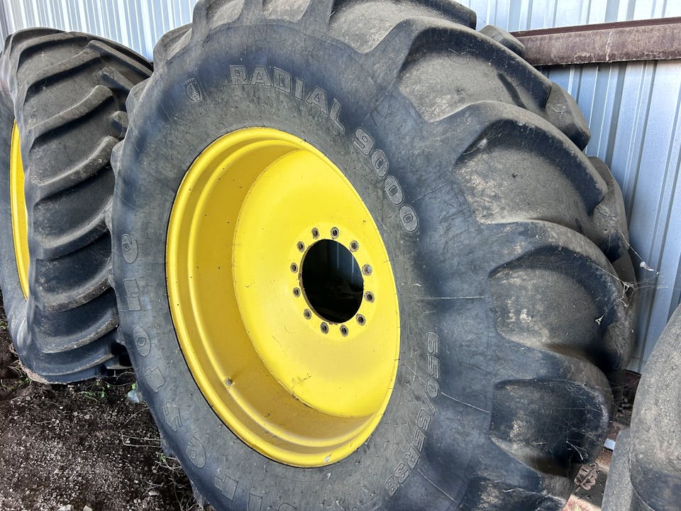 Firestone 650/65R38