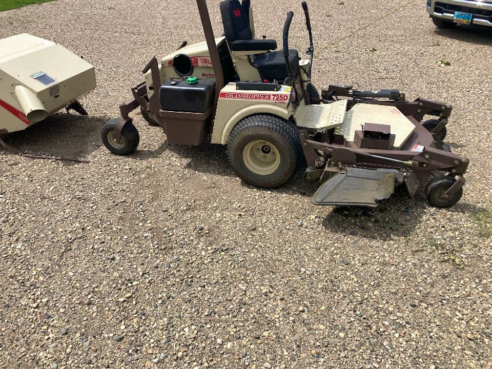 GRASSHOPPER 725D