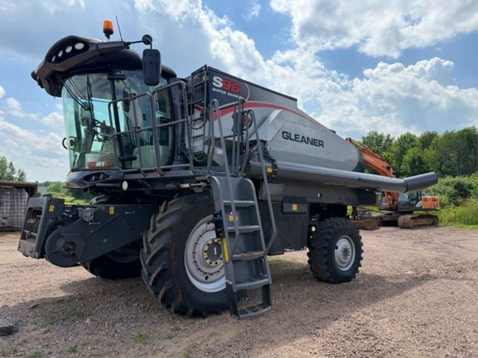 Gleaner S96