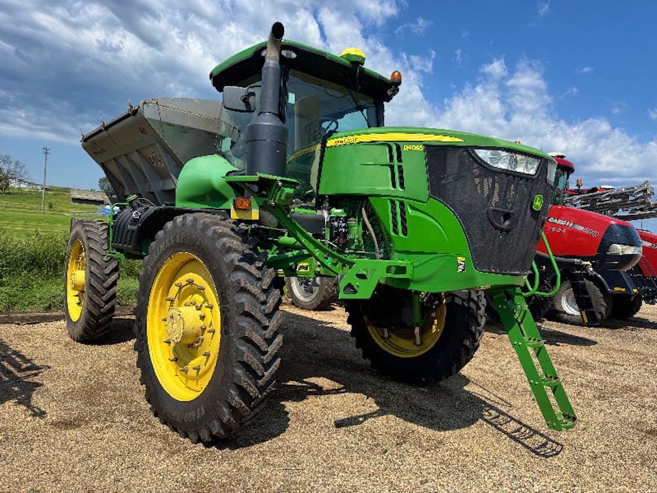 John Deere R4045
