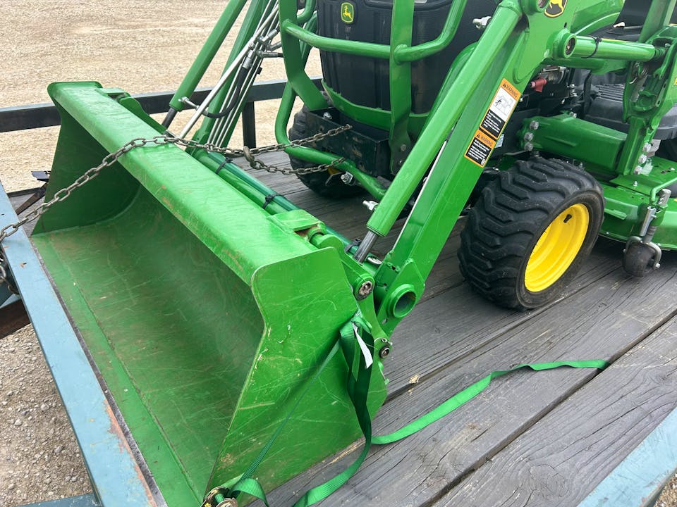 John Deere 1023E