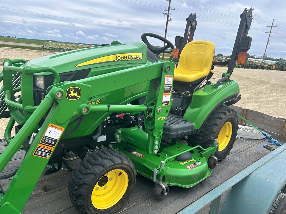 John Deere 1023E