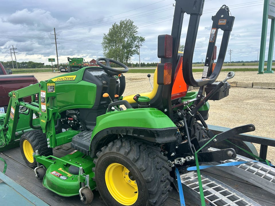 John Deere 1023E