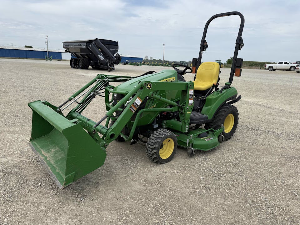 John Deere 1023E