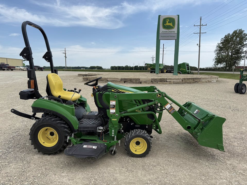 John Deere 1023E