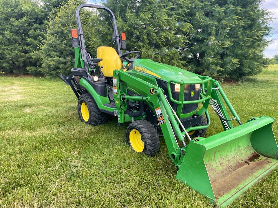 John Deere 1025R