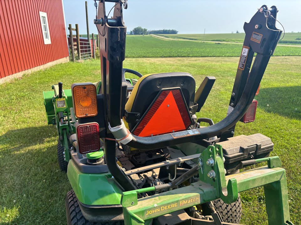 John Deere 1025R