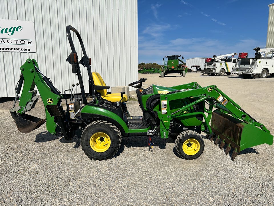 John Deere 1025R TLB