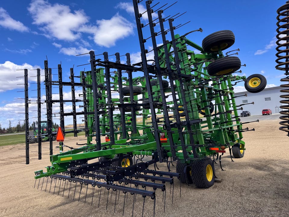John Deere 2210