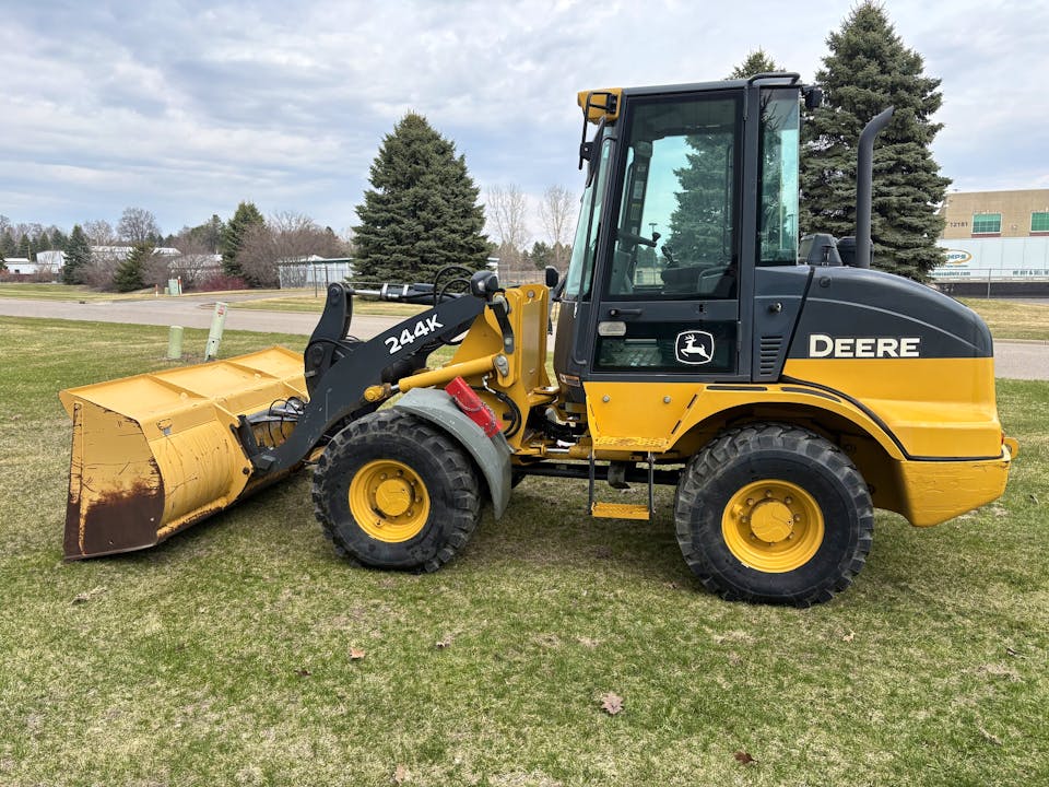 John Deere 244K-II