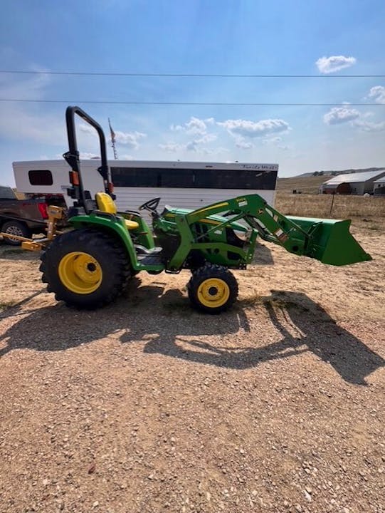 John Deere 3025E