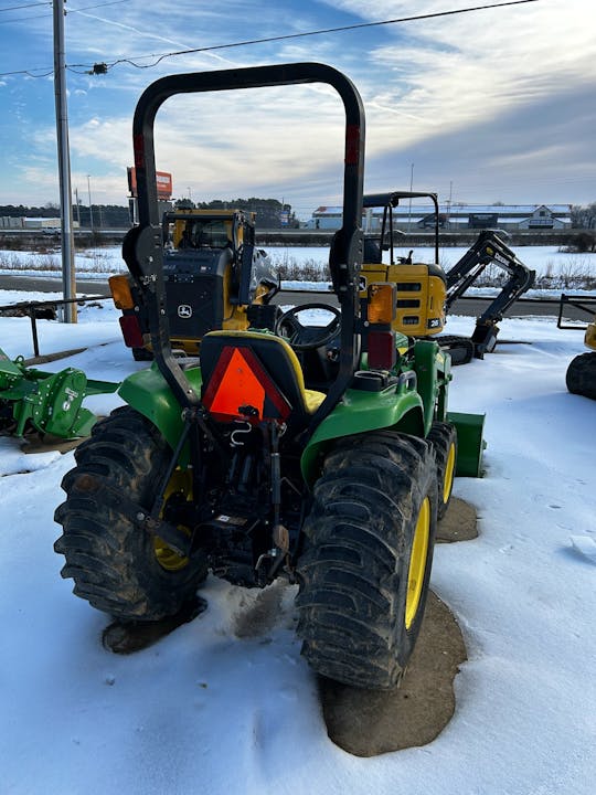 John Deere 3025E