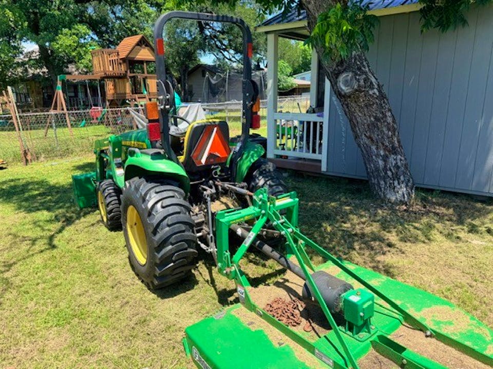 John Deere 3032E