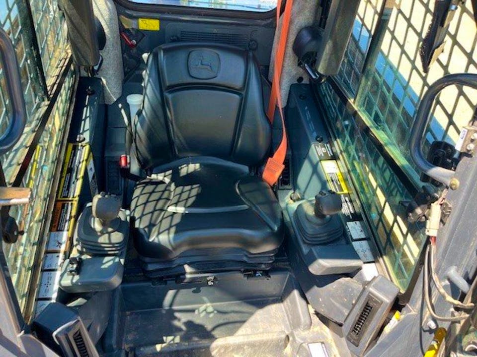 2017-john-deere-332g-862492