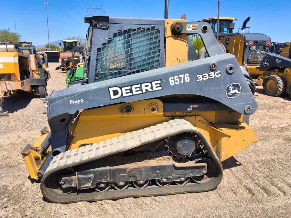 John Deere 333G