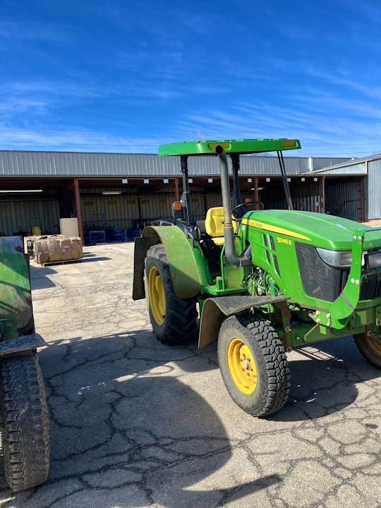 John Deere 5045E