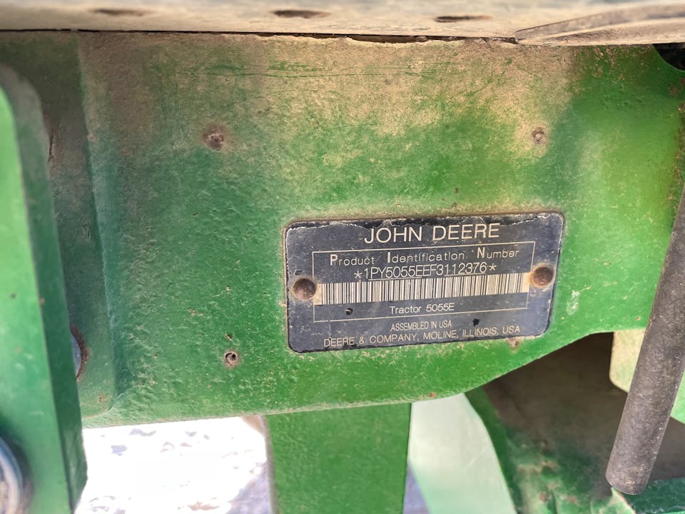 John Deere 5055E