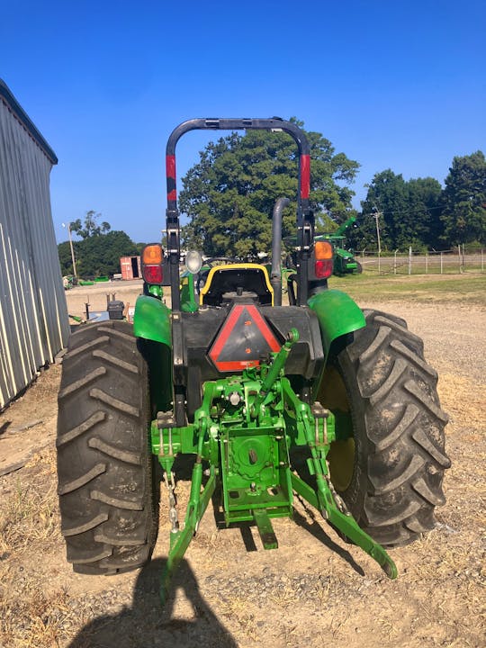 John Deere 5075E