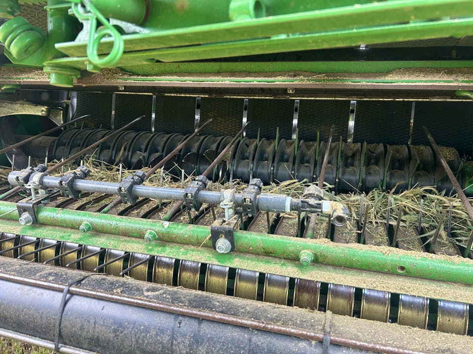 John Deere 569