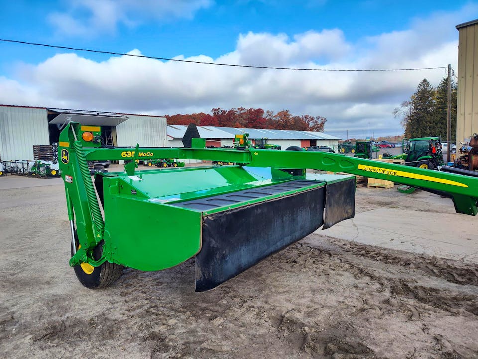 John Deere 635