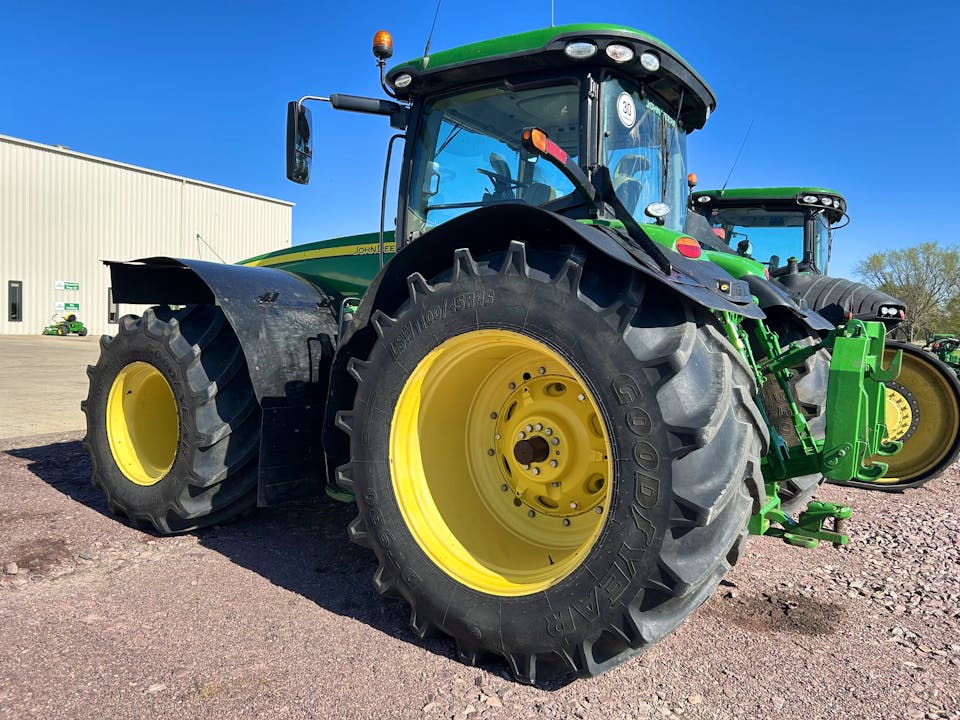 John Deere 8320R