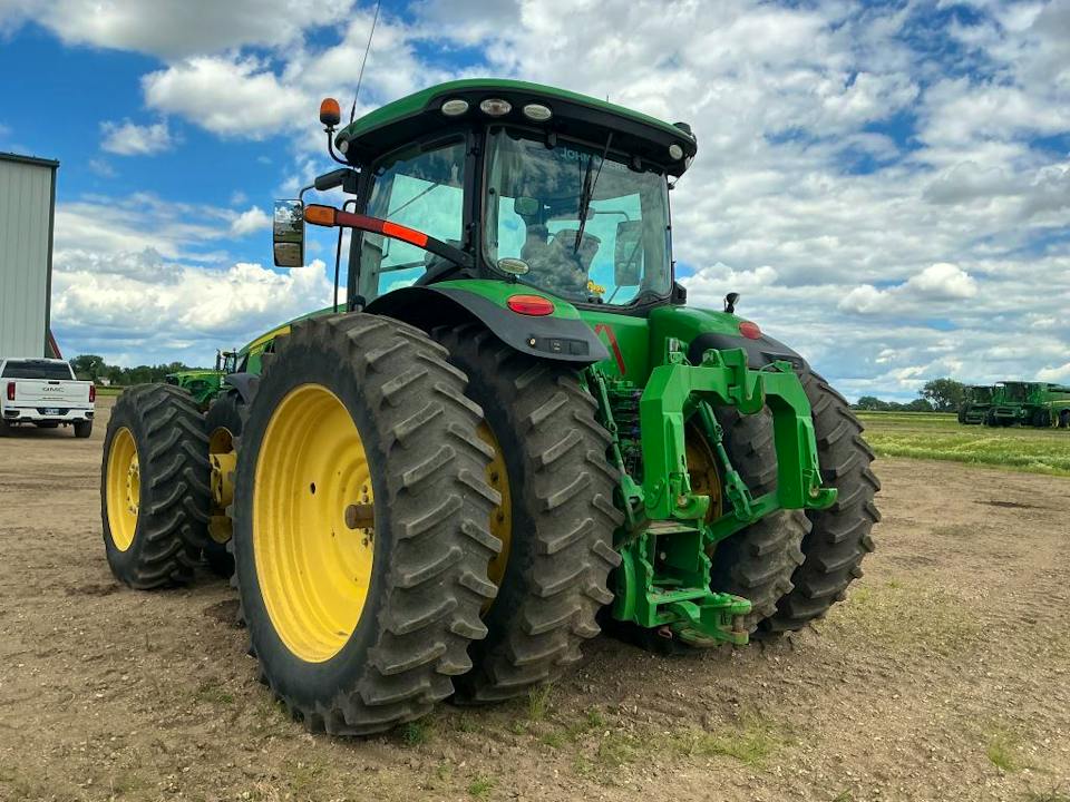 John Deere 8320R