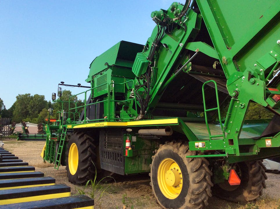 John Deere CP690
