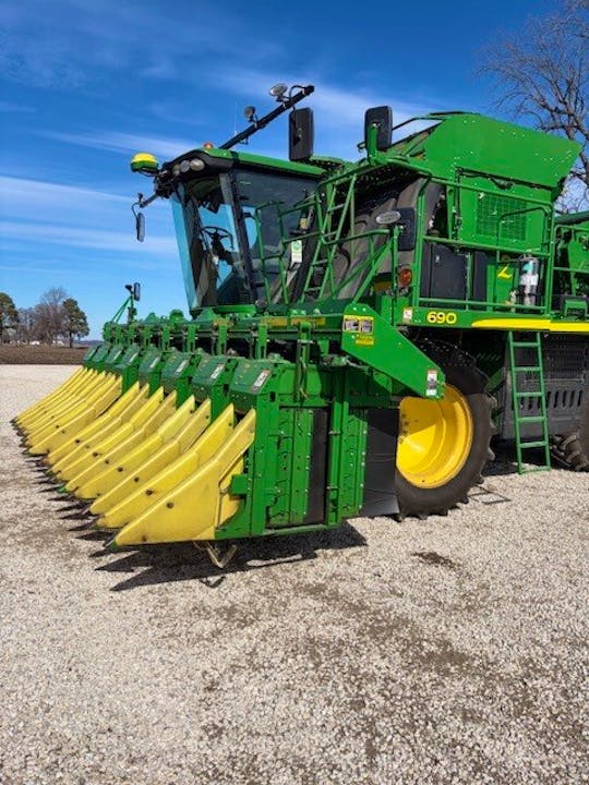 John Deere CP690
